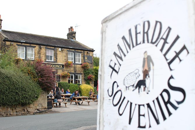 Emmerdale Classic Locations Bus Tour From Leeds - Good To Know