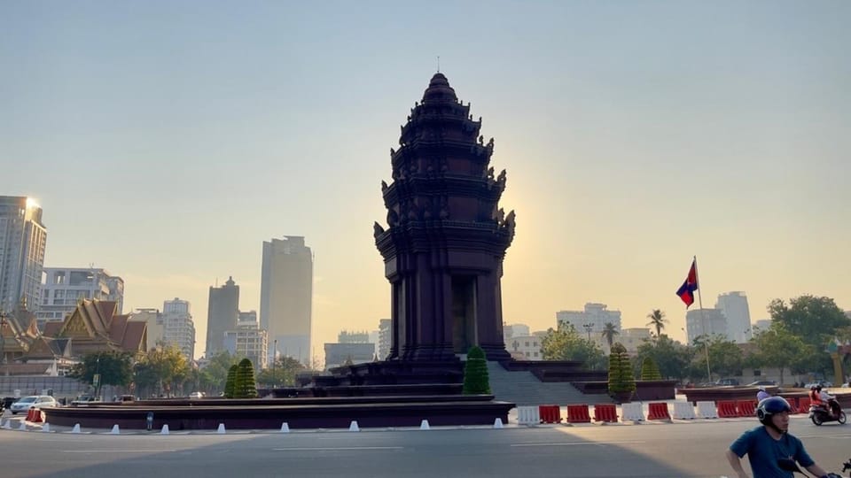 Evening Walking of Phnom Penh City With Lina - Good To Know