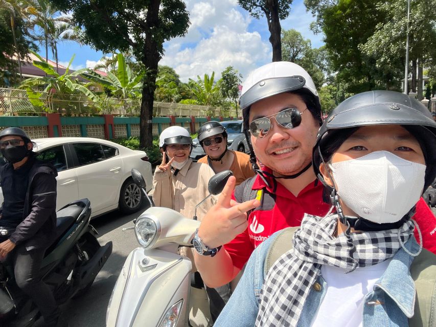 Explore Saigons History, Landmarks & Local Sites By Scooter - Key Points