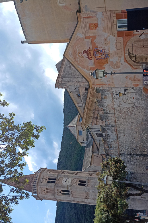 Finalborgo: Walking Tour With a Local Guide - Key Points