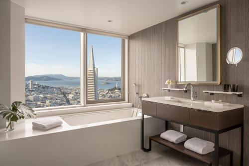 Four Seasons Hotel San Francisco at Embarcadero - Good To Know
