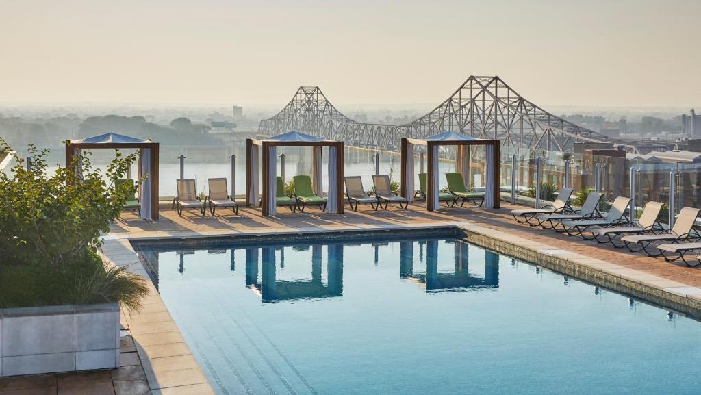 Four Seasons St. Louis Review