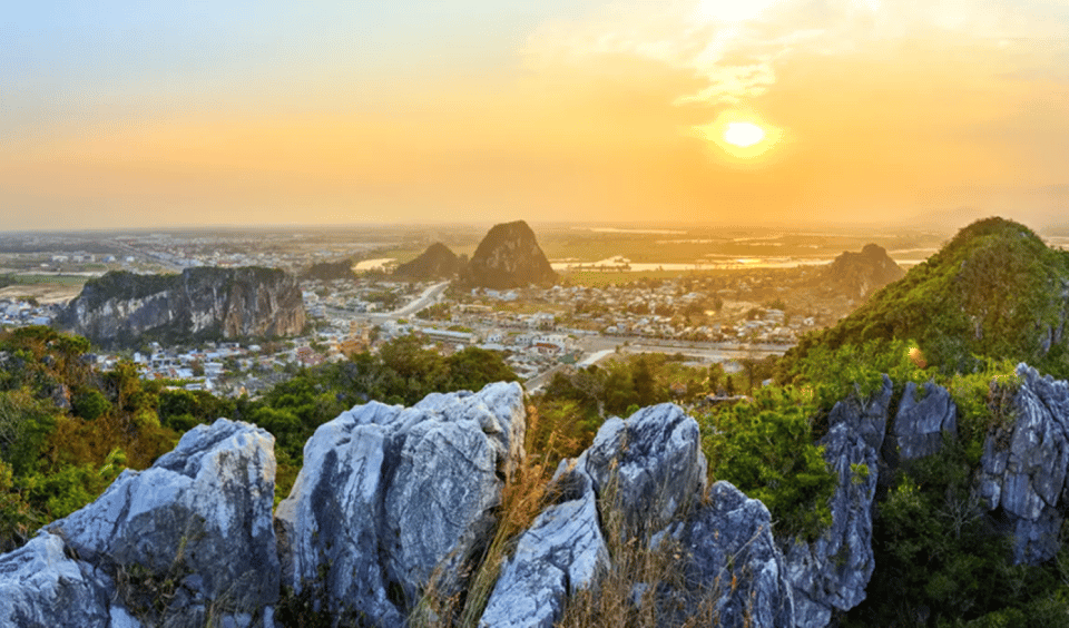 FR DA NANG: MARBLE MOUNTAINS- MONKEY MOUNTAIN- AM PHU CAVE - Marble Mountains