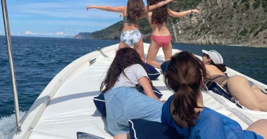 From Fezzano: Portovenere & Gulf of Poets Half-Day Boat Tour