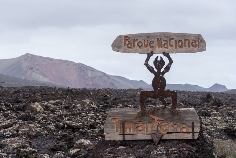 From Fuerteventura: Lanzarote Volcano and Wine Region Tour - Key Points