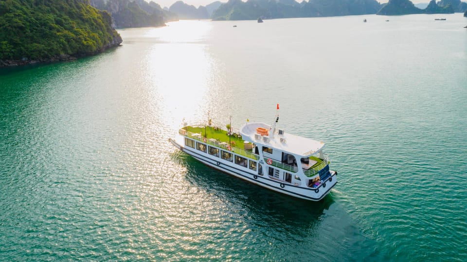 FROM HA NOI : FULL DAY LUXURY HA LONG BAY CRUISE - LIMOUSINE - Key Points