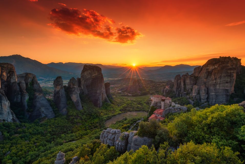 From Halkidiki: Meteora & Monasteries Day Trip With Transfer - Key Points