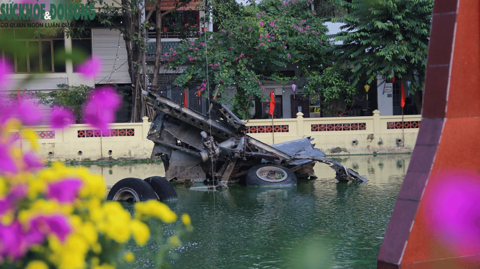 From Hanoi: War Memories and Off-Site Practice With Airsoft - B-52 Museum Visit