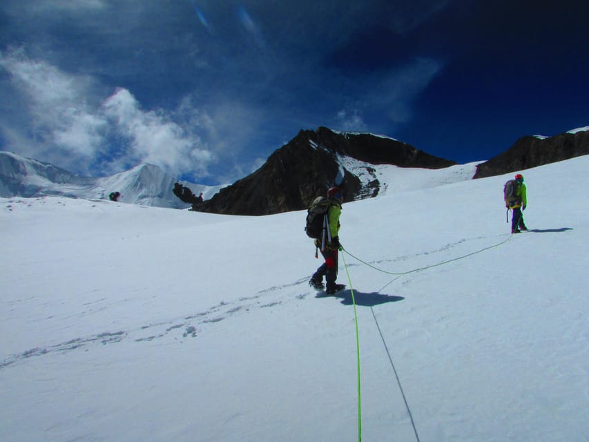 From Lukla: Lobuche East Peak (6,119m) Climbing - Key Points