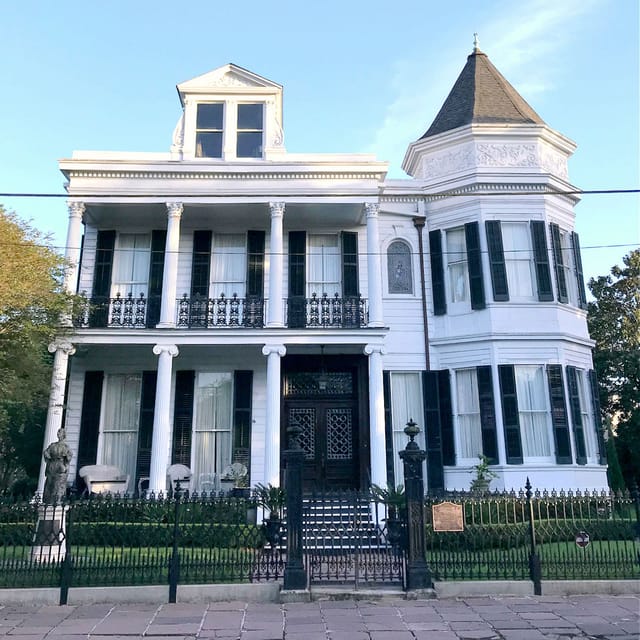 Garden District Walking Tour - Key Points