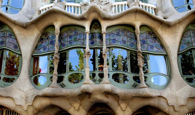 Gaudi Masterpiece: Casa Batlló With Expert Guide and STL Tickets - Good To Know