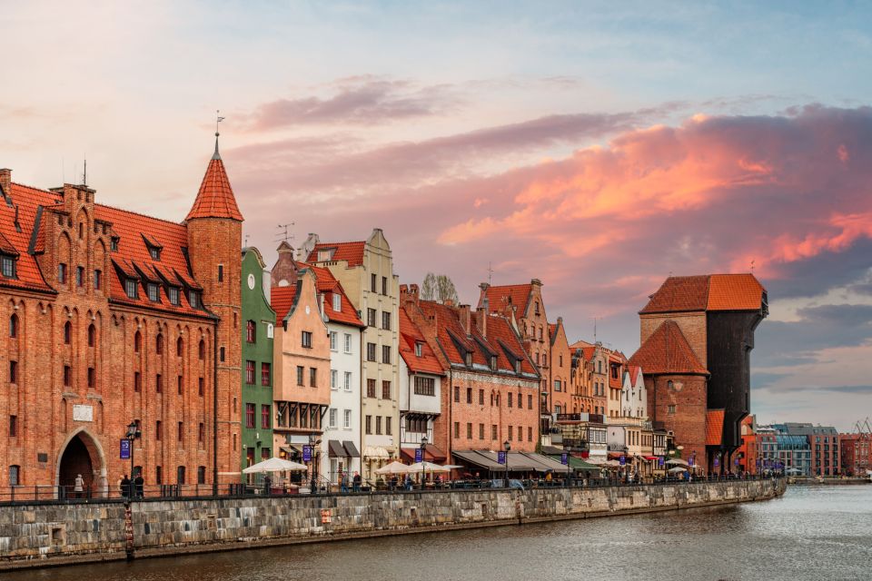 Gdańsk: First Discovery Walk and Reading Walking Tour - Good To Know