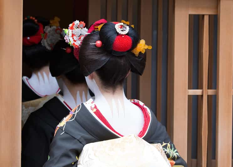 Gion Guided Walking Tour: Discover the World of Geisha - Geisha Culture Explained