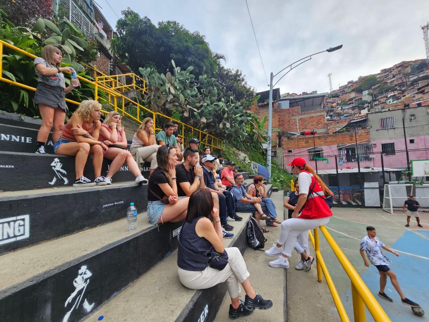 Graffiti Tour Comuna 13 and Cable Car (Made by Local Guides) - Key Points