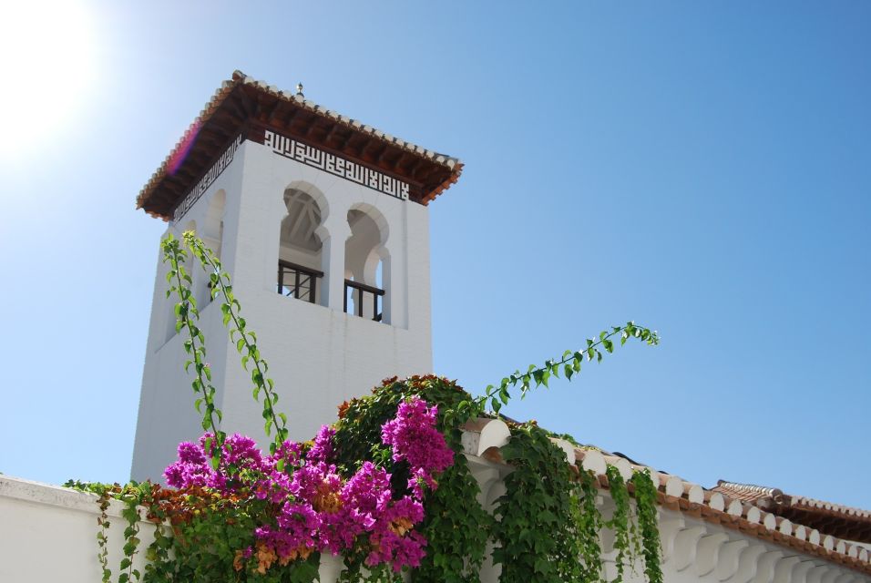 Granada: Albaicín and Sacromonte Guided Sunset Walking Tour - Key Points