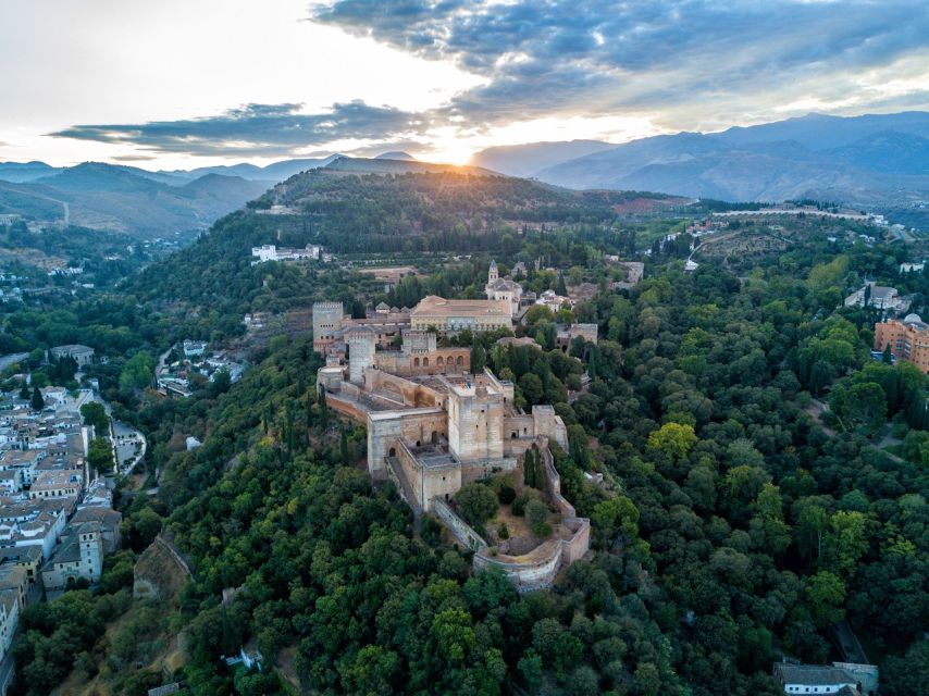 Granada: Alhambra Palace Guided Tour - Key Points