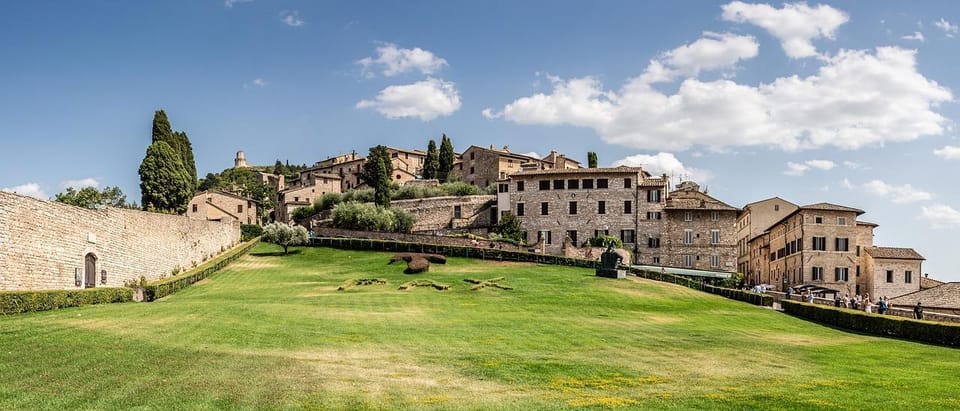 Grand Tour - Assisi and Sanctuaries by Tuk Tuk: Italian - Key Points