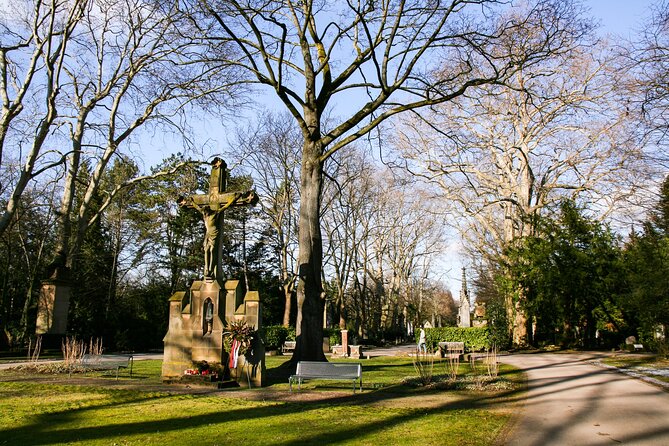 Guided Tour of the Melatenfriedhof in Cologne - Good To Know