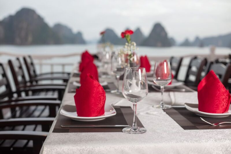 Ha Long Bay 2days1night Tour by 4-Star Luxury Junk - Key Points