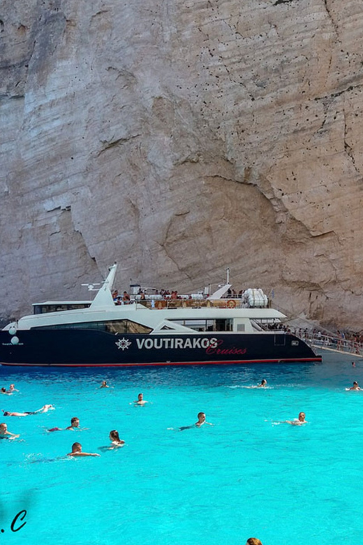 Half-day VIP Cruise: Shipwreck & Blue Caves - Vessel Information