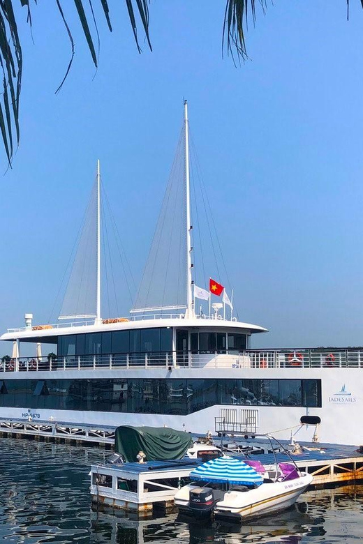 Halong Bay Luxury 5*Cruise/Kayaking, Buffet Lunch, Limousine - Key Points