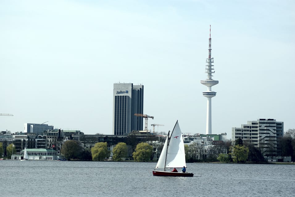 Hamburg: 1.5-Hour Sailing Sightseeing Tour on Aussenalster - Key Points