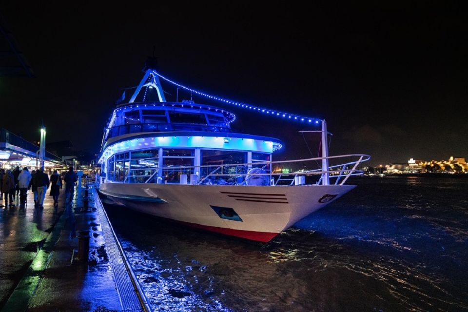 Hamburg: Friday and Saturday Night Boat Party - Key Points