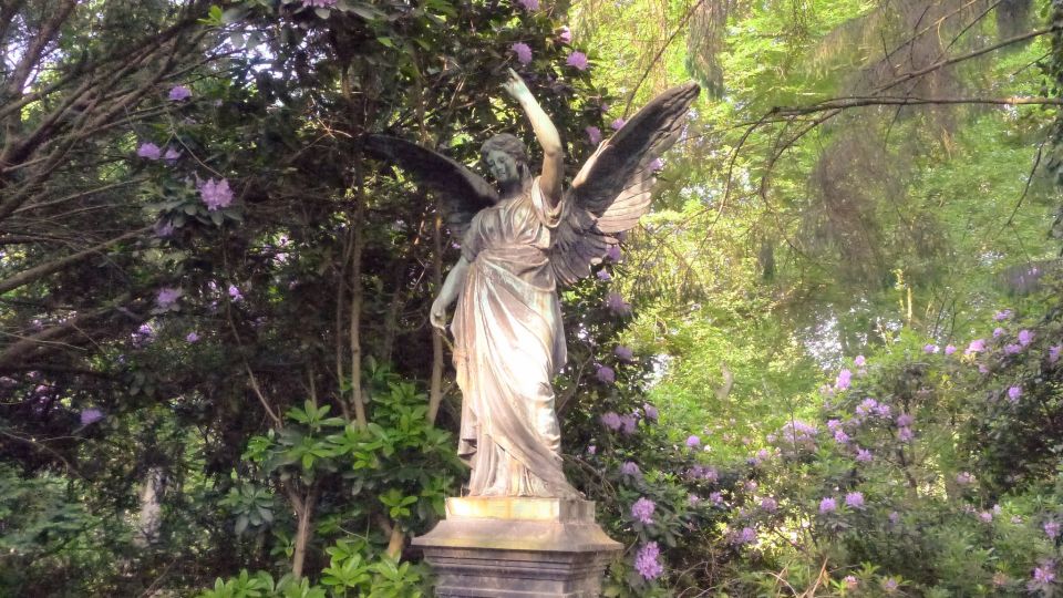 Hamburg: Ohlsdorf Cemetery Self-guided Angel Walk - Key Points