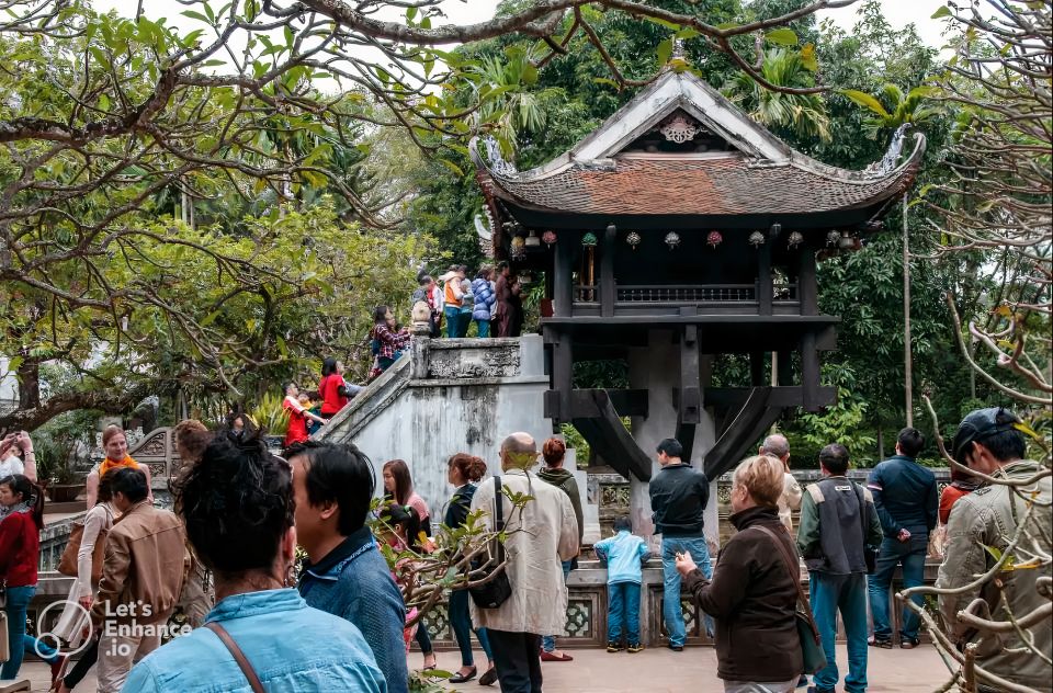 Hanoi Walking Street Food Tour With English Speaking Guide - Key Points