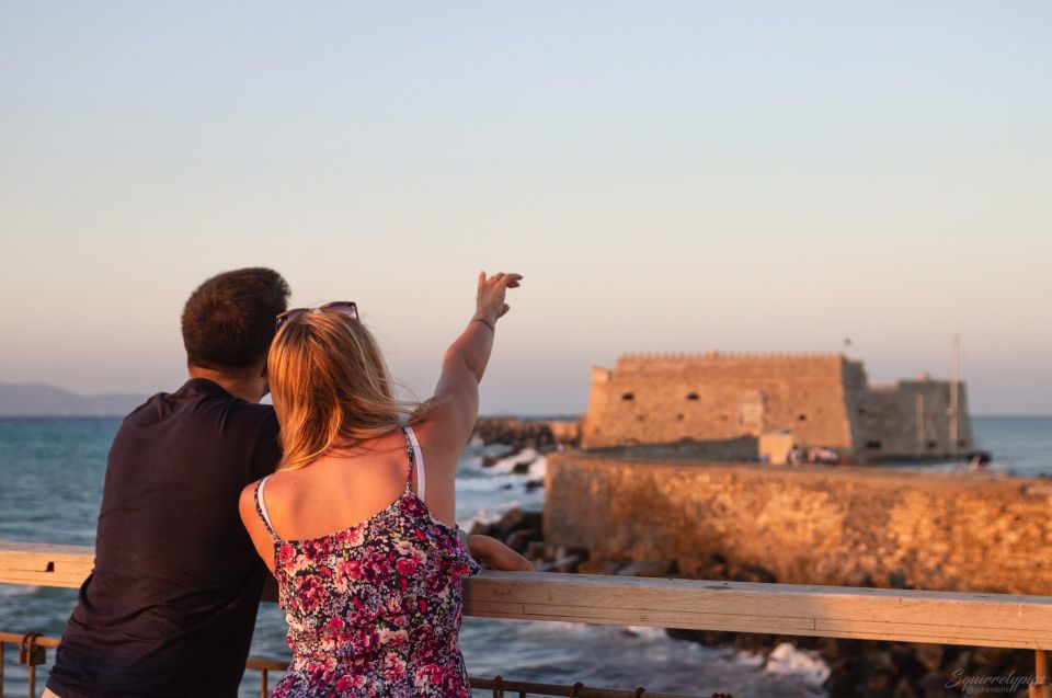 Heraklion: City Center Tour & Photoshoot - Key Points