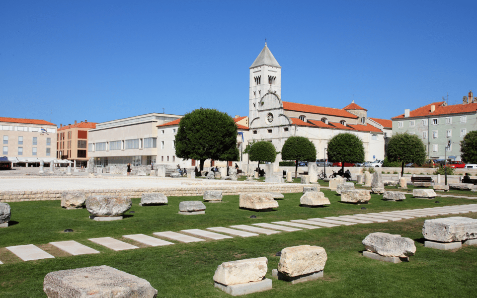 History Walking Group Tour in Old Center of Zadar - Good To Know