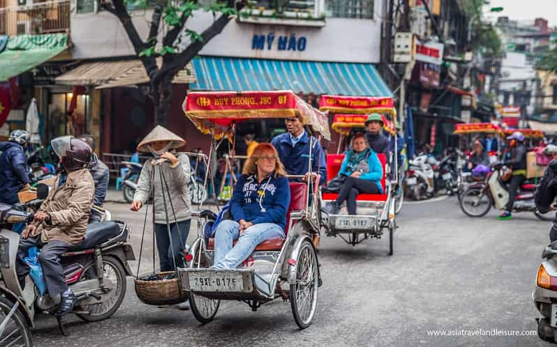 Ho Chi Minh City Cyclo Tour With English Speaking Guide - Key Points