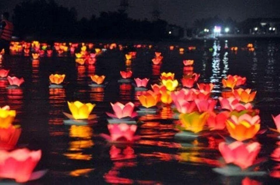 Hoai River Boat Trip With Release Lantern in Hoi an by Night - Key Points