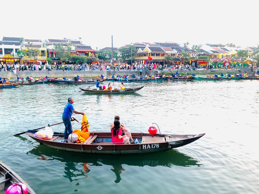 Hoi An: Hoai River Boat Trip by Night and Floating Lantern - Key Points