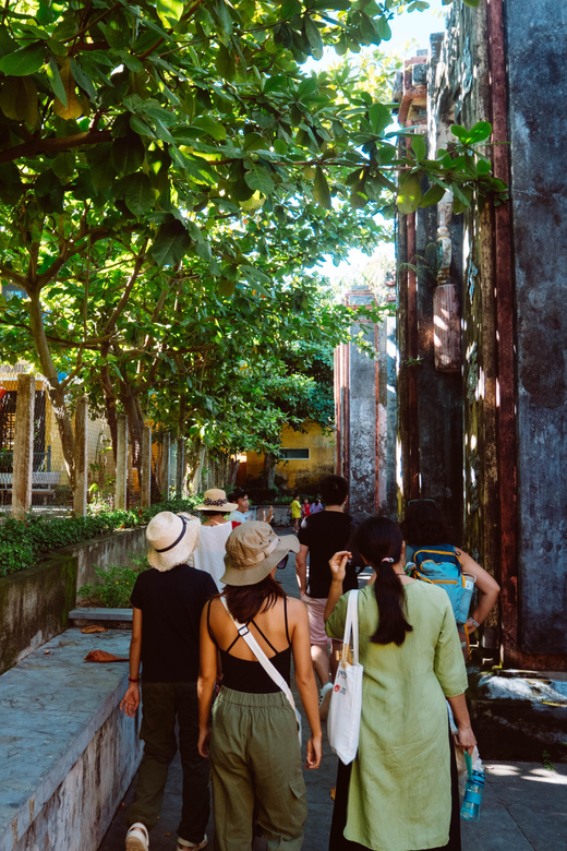 Hoi An Walking Tour With Bao - Walk Through Hoi An Spirit - Tour Overview