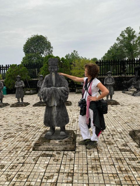 Hue: Hue City Tour - Deluxe Group (Max 12 Pax) Including ALL - Key Points