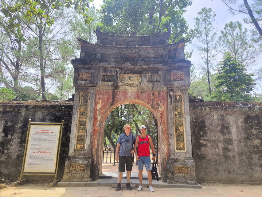 Hue Royal Tombs and Thien Mu Pagoda With Private Car - Key Points