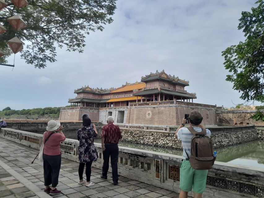 Hue:Deluxe Walking Tour to Imperial City and Dong Ba Market - Key Points