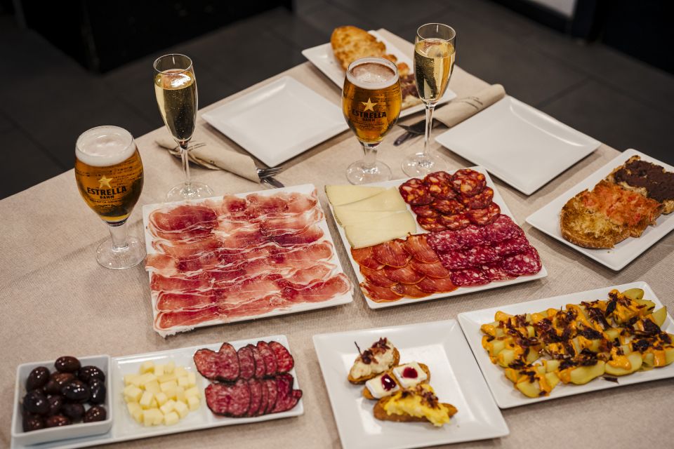 Iberian Ham Tasting Experience With Sagrada Familia Cava - Key Points