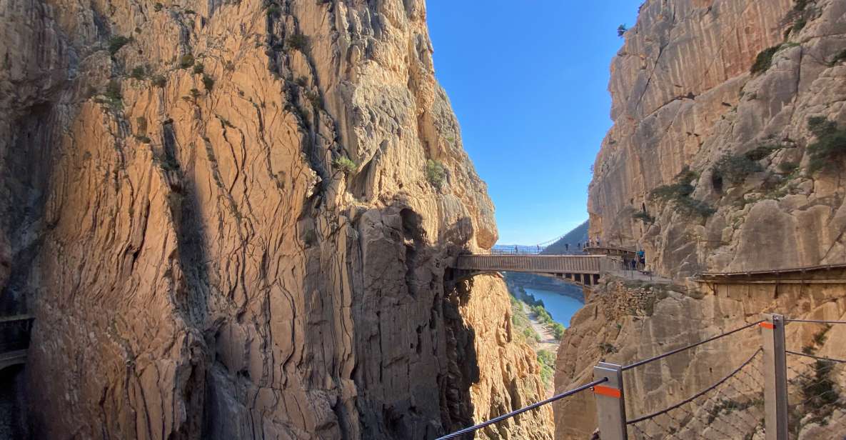 From Benalmadena: Caminito Del Rey Guided Hike With Lunch - Lunch at Mirador De Los Tres Embalses