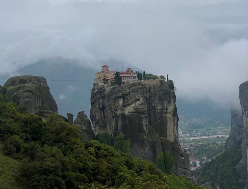 From Kalabaka or Kastraki: Meteora Monastery Morning Tour - Group Size and Languages