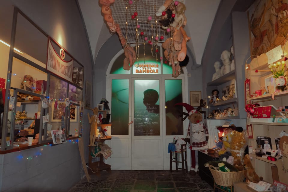 Naples: Tour Around All Dolls Hospital Departments. - Live Tour Guide Languages