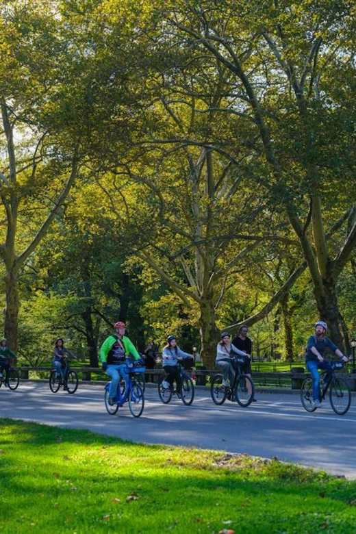 NYC: Central Park Bike Tour & 30+ Top Sights Walking Tour - Discover Iconic NYC Sights