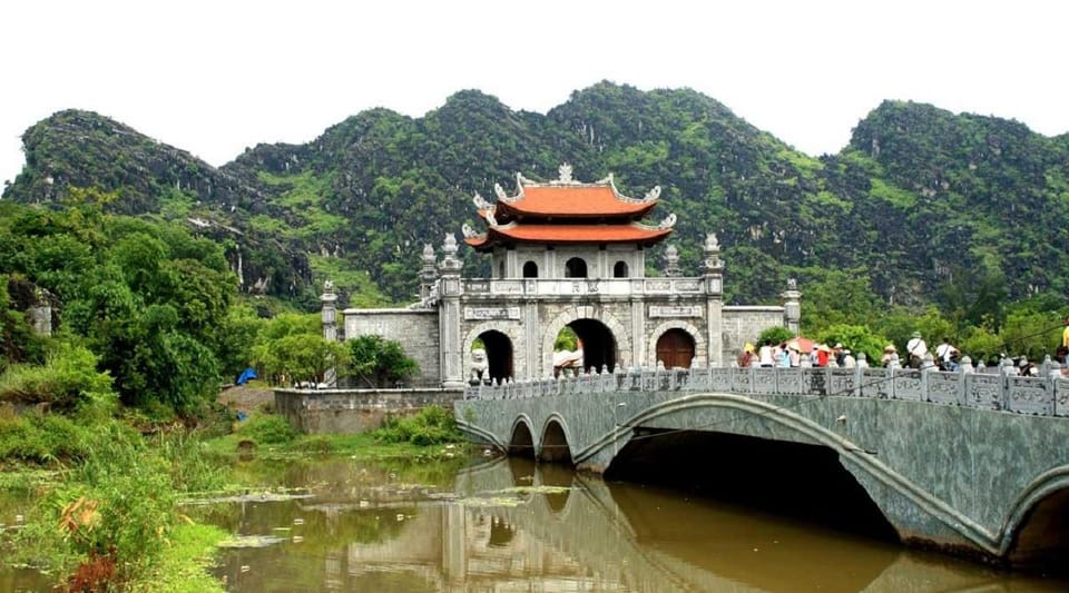 Indulge in Hoa Lu - Tam Coc/Trang An - Mua Cave - Key Points