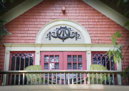 Iron Horse Inn - Good To Know