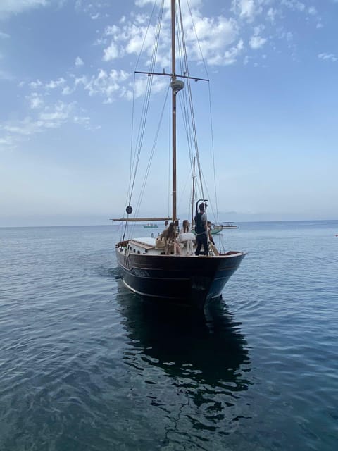 Ischia: Guided Boat Tour With Swimming and Traditional Lunch - Key Points