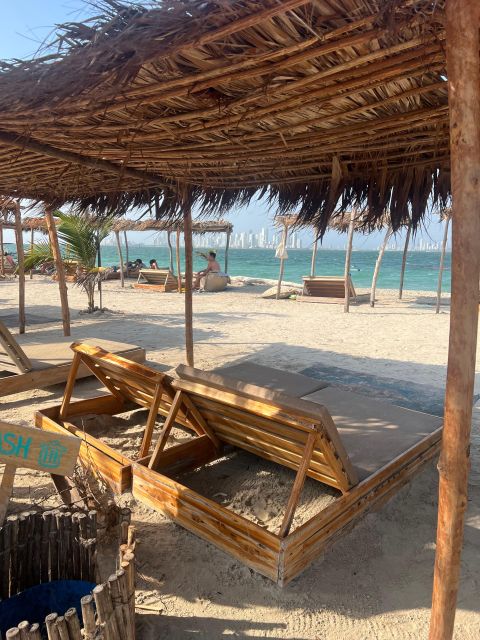 Isla Tierra Bomba Beach Club: Day Pass With Typical Food - Key Points