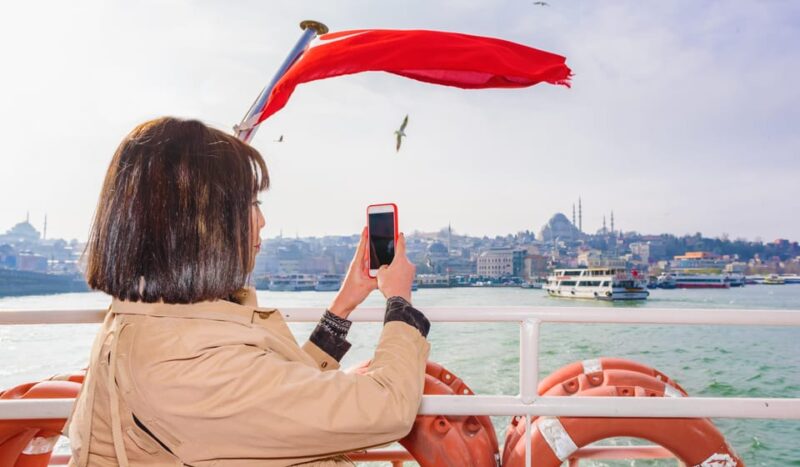 Istanbul: Bosphorus Guided Sightseeing Cruise - Key Points