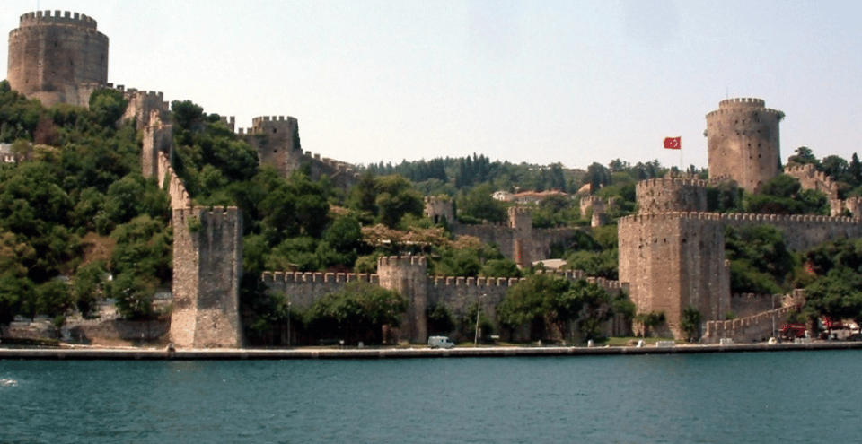 Istanbul: Bosphorus Morning Cruise With Breakfast - Key Points