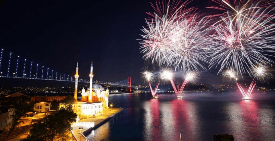 Istanbul: Bosphorus New Years Eve Cruise With Dinner & Show - Key Points